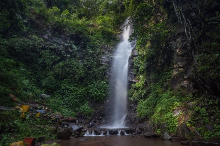 Eksplorasi Keindahan Air Terjun Dlundung di Trawas