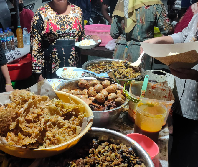 Nasi Babat Pegirian Ampel, Surabaya: Ramai Sejak Maghrib