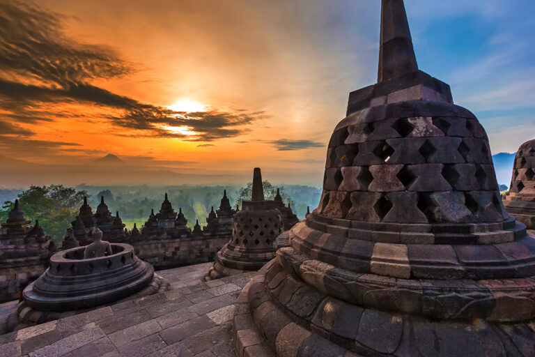 8 Destinasi Wisata Liburan Akhir Sekolah di Indonesia