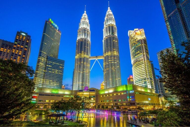 5 Rekomendasi Wisata di Malaysia Menikmati Keindahan dan Keunikan