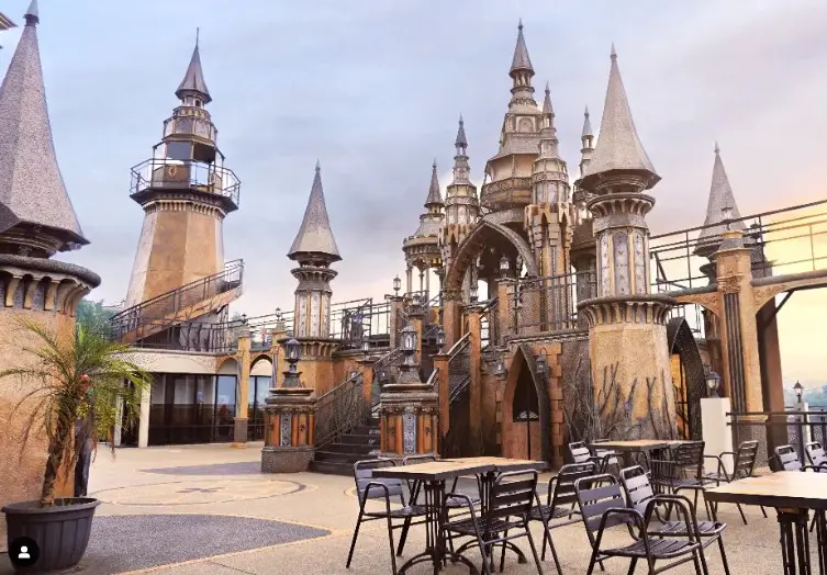 Cafe Bandung Berasa di Disneyland: Spot Keren dan Instagramable yang Wajib Kamu Kunjungi