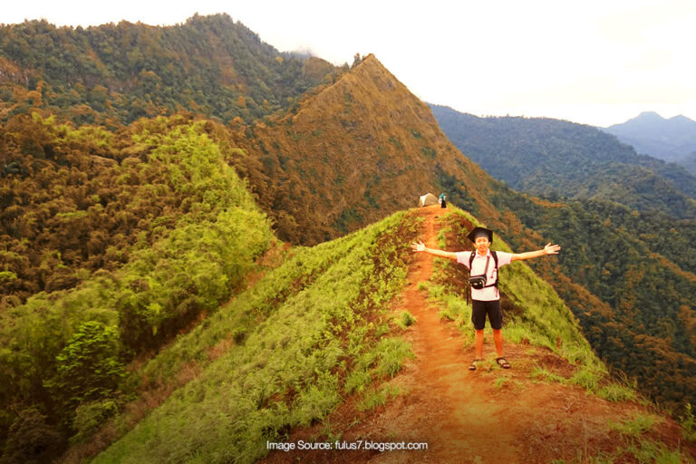 Wisata di Puncak Watu Jengger Menikmati keindahan Alam Yang Mimikat Hati