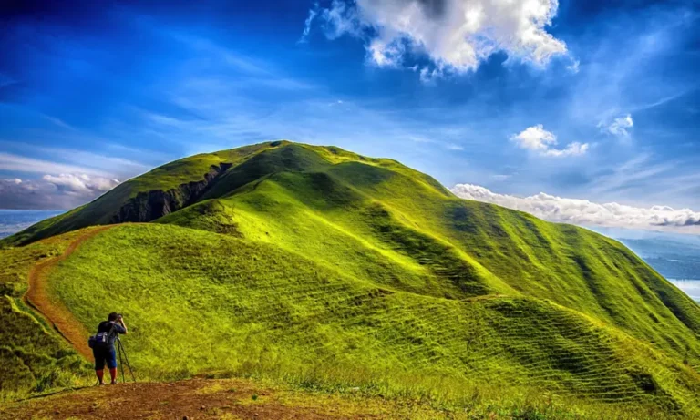 3 Wisata Liburan Keluarga di Alam Danau Toba yang Penuh Cerita