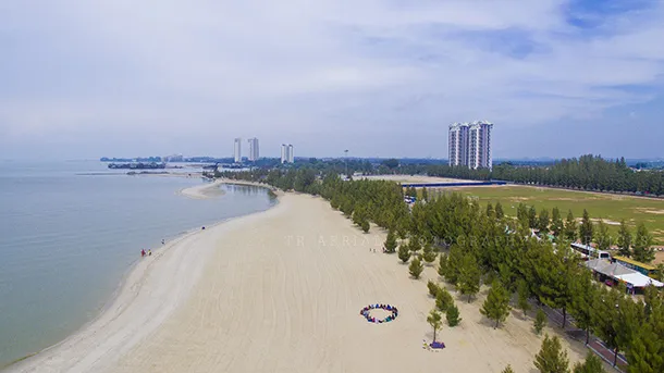 Wisata Pantai Klebang Di Kota Malaka yang Menakjubkan Pesona Pasir Putih dan Laut Biru