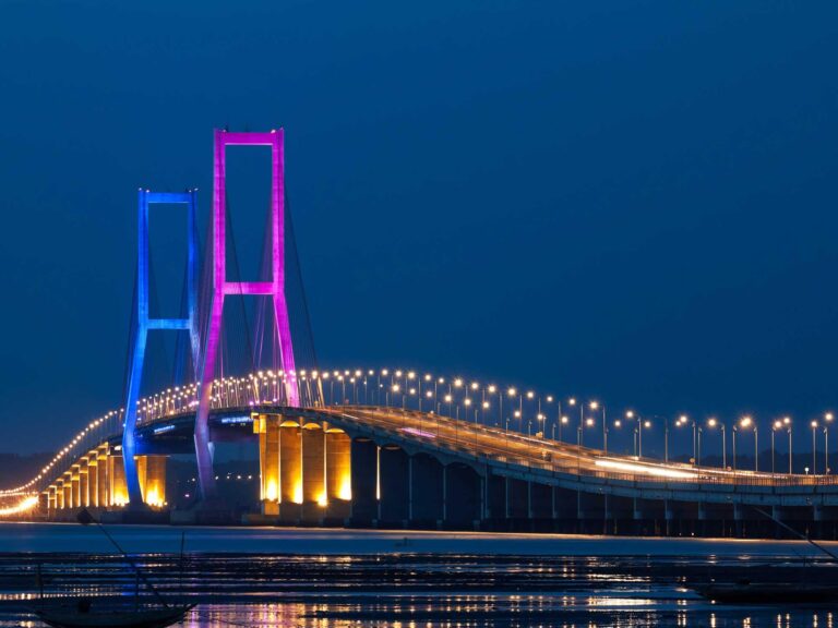 Main-main ke Obyek Wisata yang Bukan Main di Surabaya