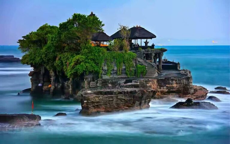 Wisata Tanah Lot di Bali yang paling Populer dan Keindahannya