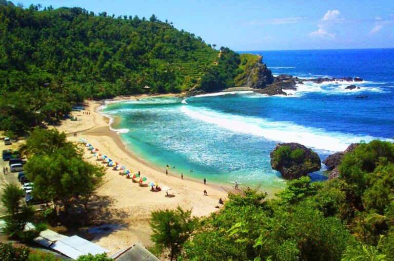 Wisata Tersembunyi di Indonesia yang Wajib Dikunjungi