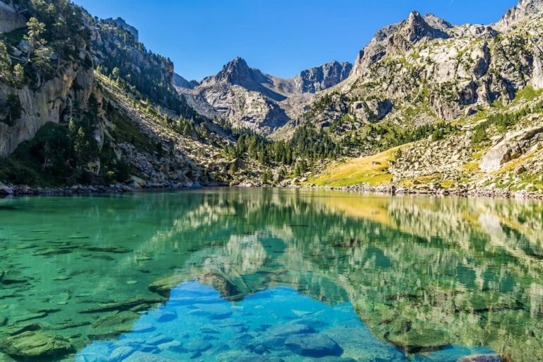 5 Wisata Alam di Prancis yang Memukau Jelajah Pegunungan, Ngarai, dan Panorama Laut